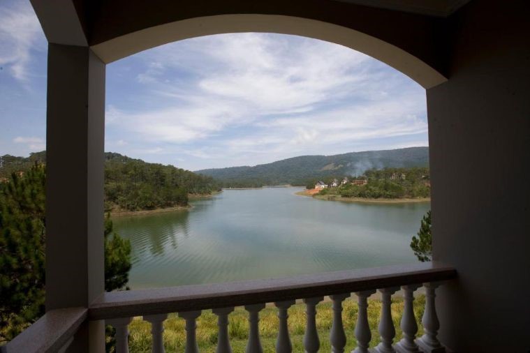 Camellia Junior Suite Lake View